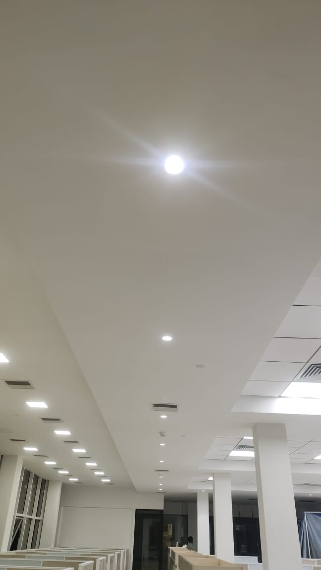 led flood light with lens